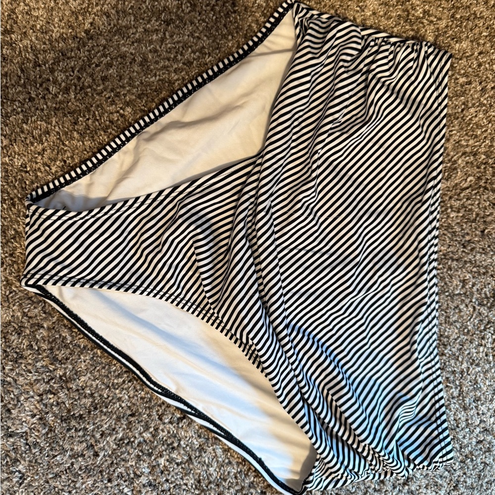 Cupshe Black and White Striped Bikini Bottom